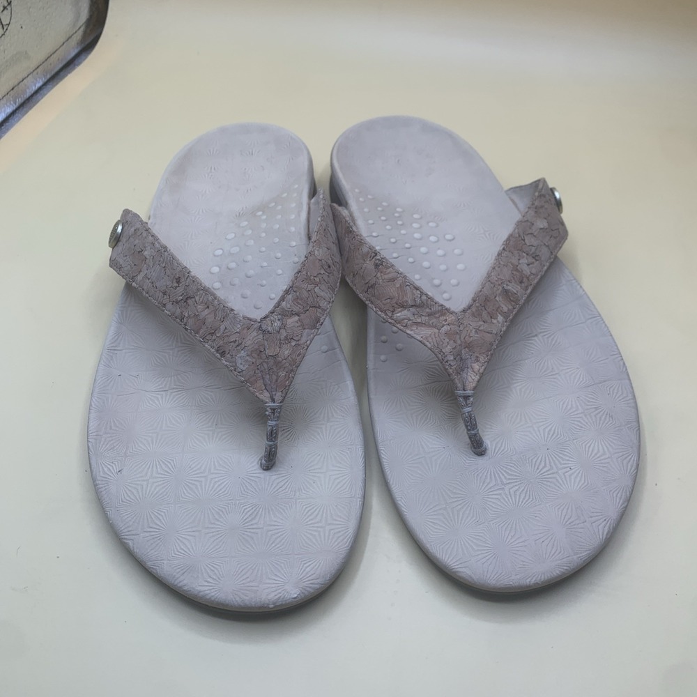 Revitalign Orthopedic Beige Tan Thong Flip Flops Size 8 Footbed Arch Support